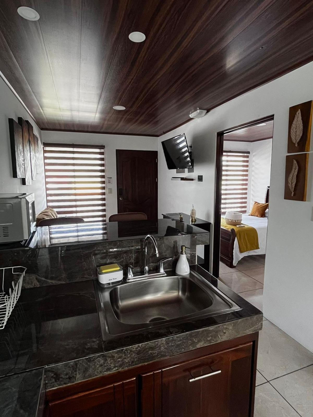 Mevak Apartments Suites La Fortuna Extérieur photo