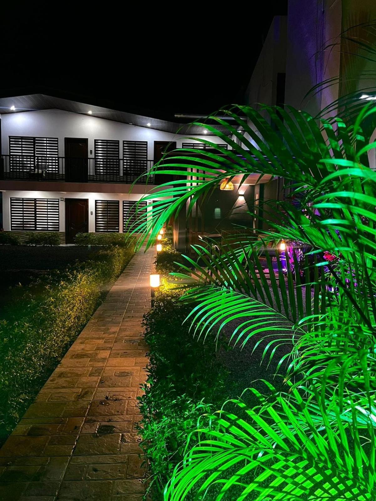 Mevak Apartments Suites La Fortuna Extérieur photo